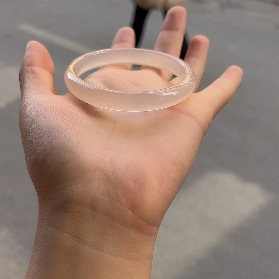 玛瑙/玉髓手镯未镶嵌昊****！