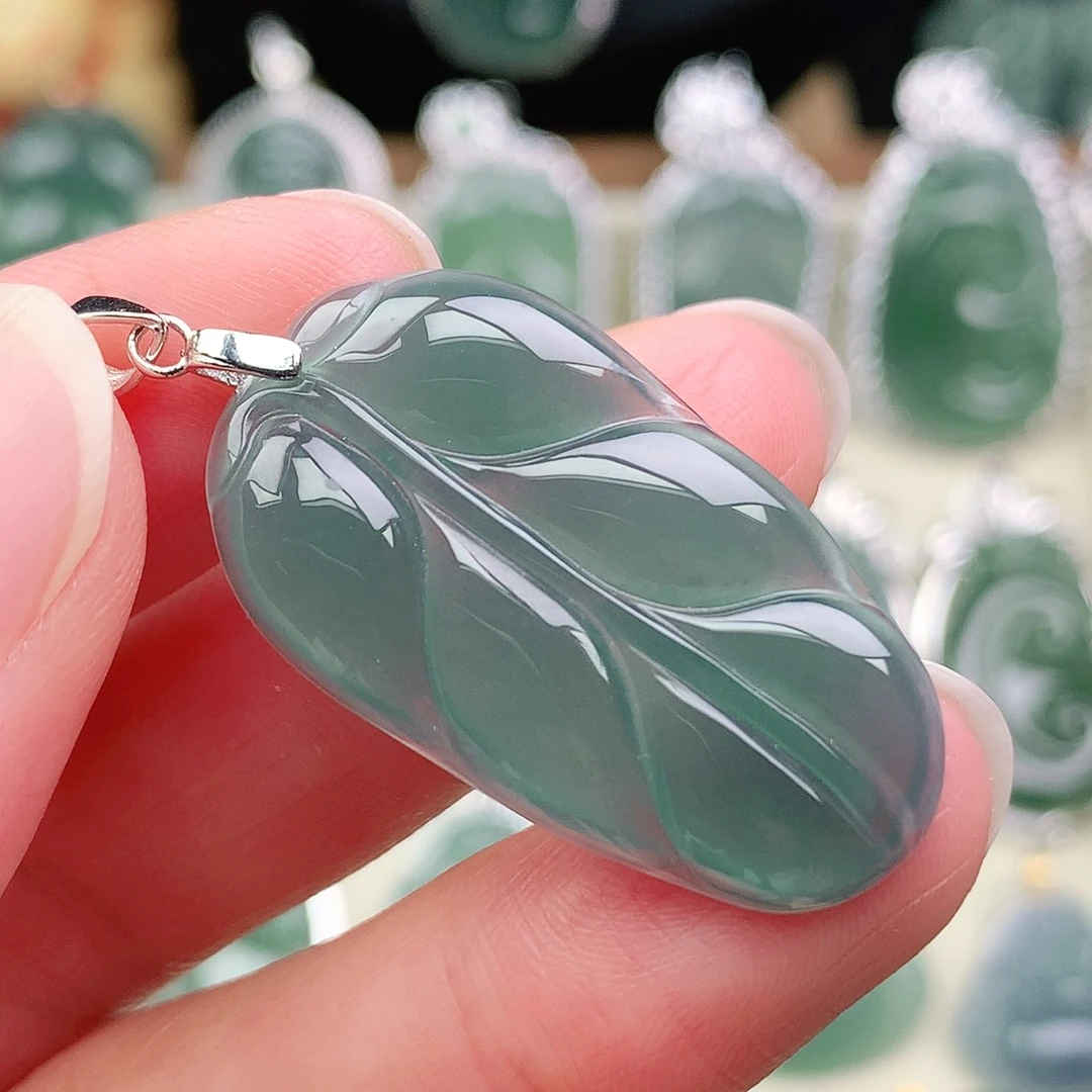 ****️翡翠未镶嵌颈饰吊坠