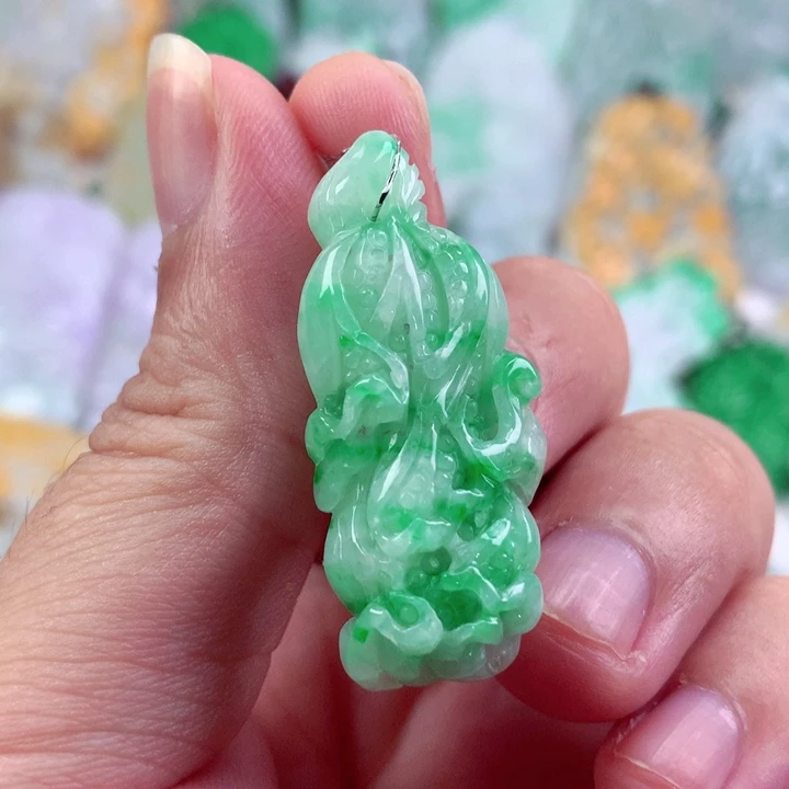 吊坠(不含链)未镶嵌翡翠