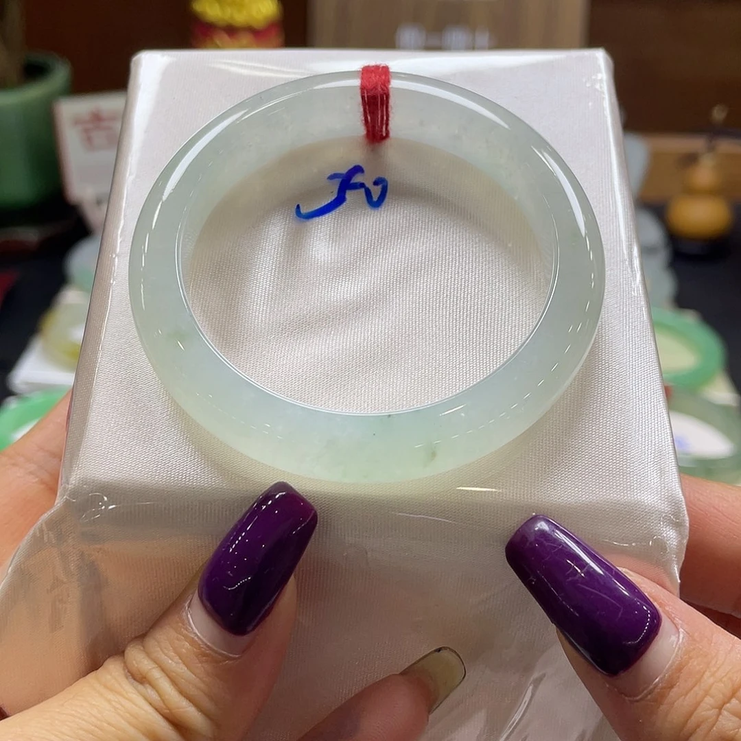 翡翠未镶嵌手镯8 号链接