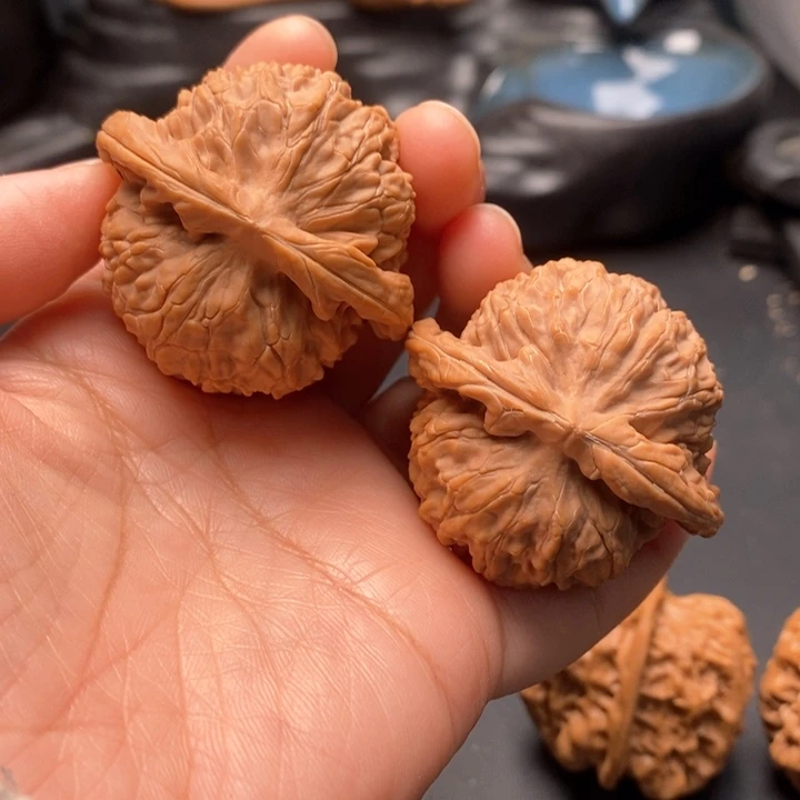 把件文玩核桃女娲石43尺