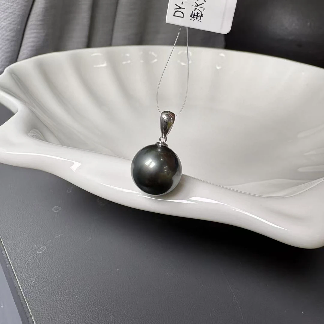 海水大溪地18k金镶吊坠约12mm