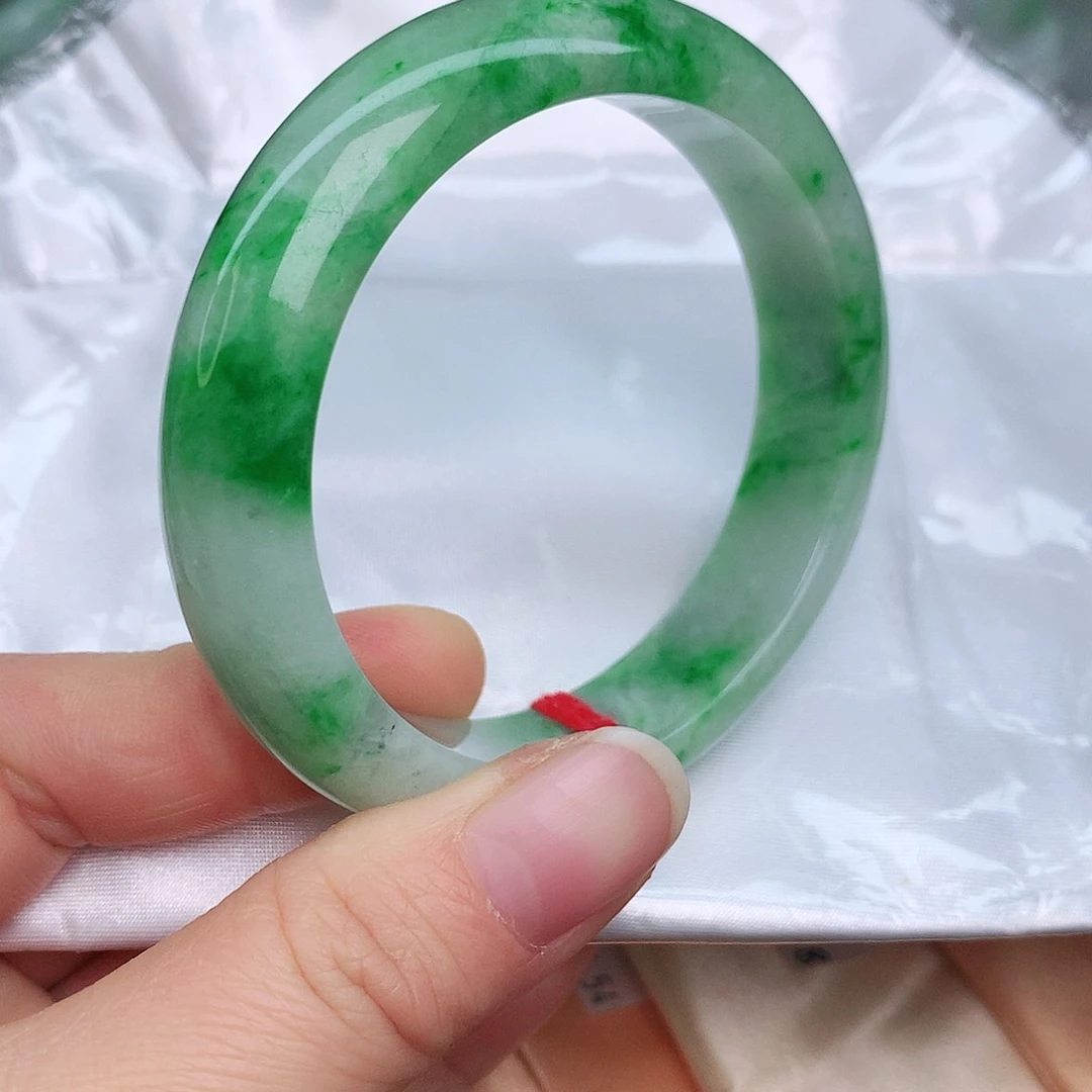 翡翠手镯未镶嵌8011xc v b b b n