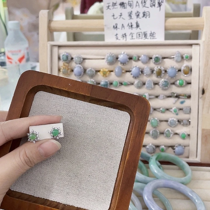 翡翠未镶嵌颈饰天然翡翠Ａ货