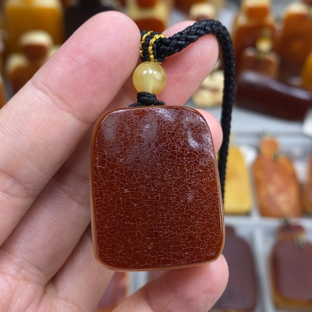 蜜蜡未镶嵌珠宝奇石