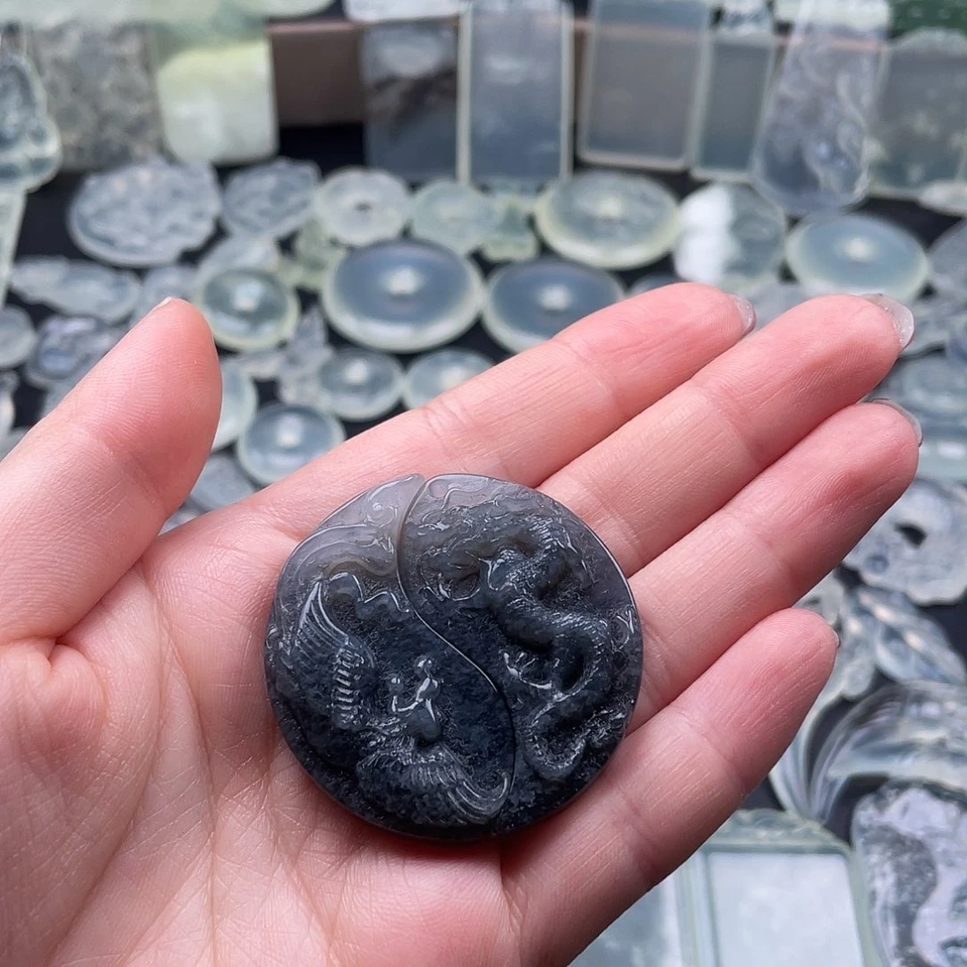 岫玉未镶嵌颈饰龙凤对