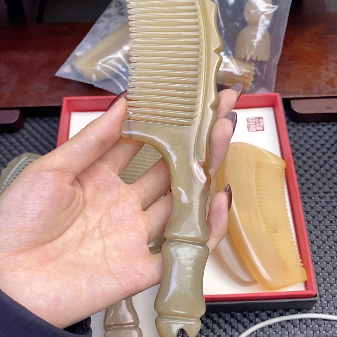 纯手工制作纯牛角梳子