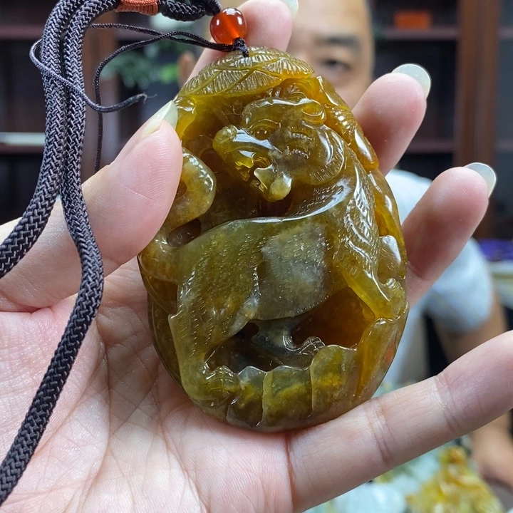 未镶嵌蛇纹石玉颈饰