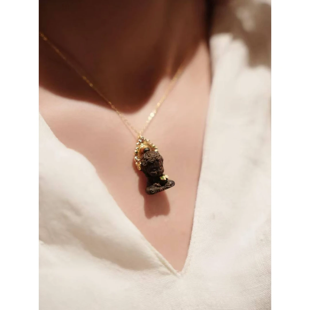 沉香沉香越南芽庄雷料白棋沉水佛像吊坠（纹理随型）