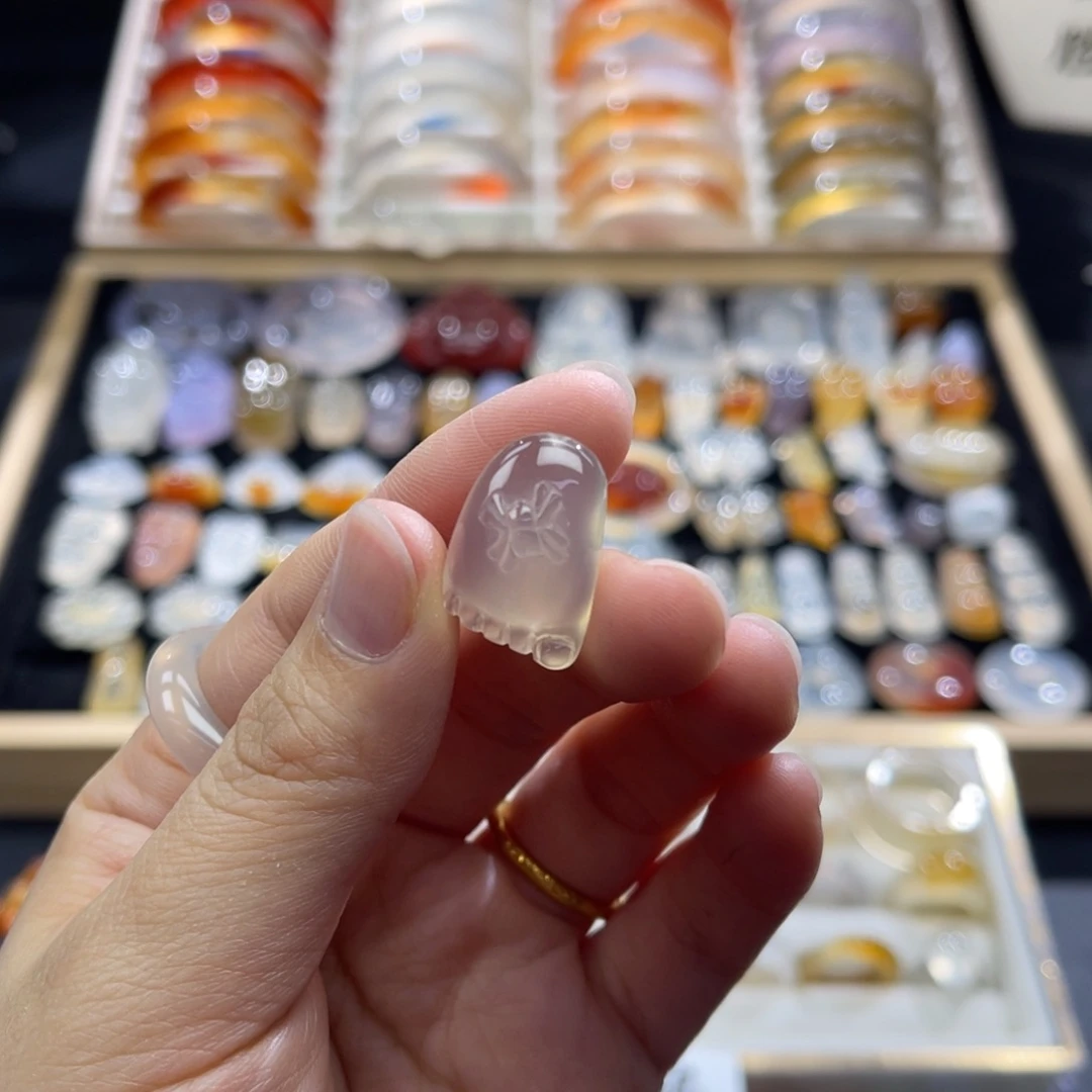 玛瑙/玉髓未镶嵌颈饰