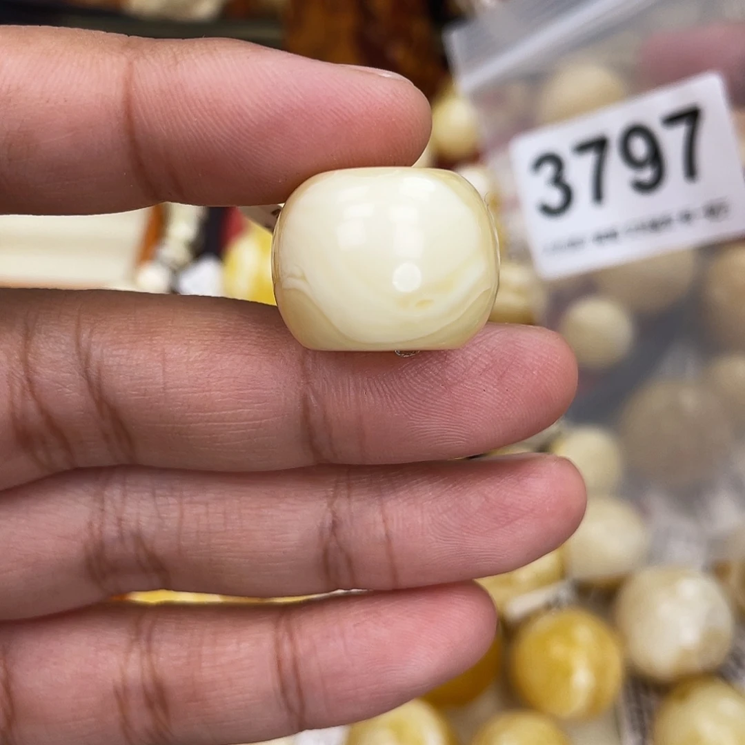 蜜蜡未镶嵌珠宝奇石20.6