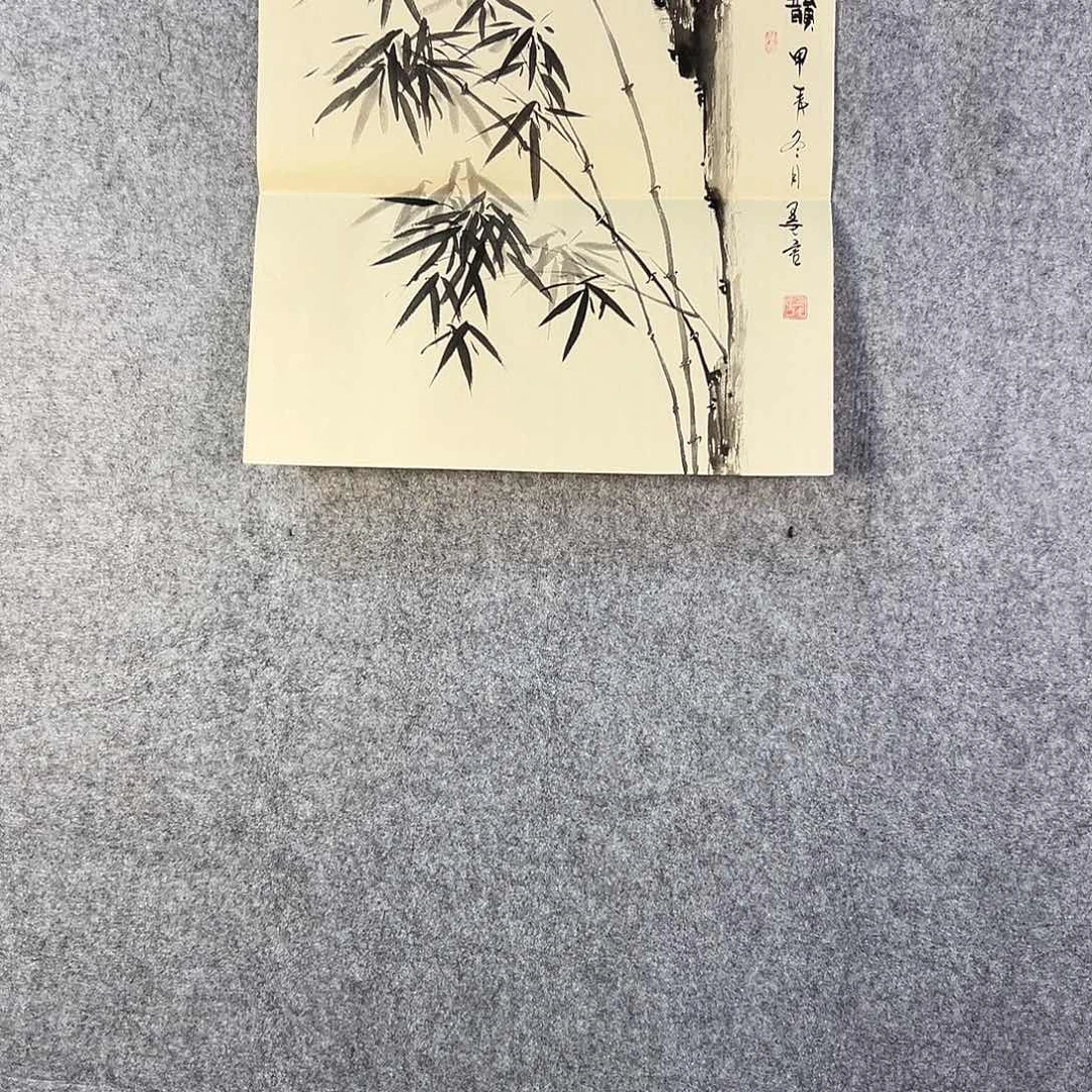 国画349 花鸟在树丛的顶端鸣叫叫声中