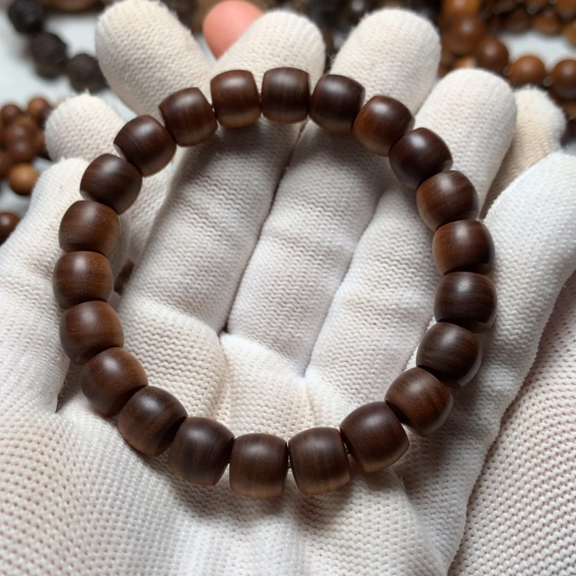 【闪购商品】檀香木手串/手链R***。檀香手串9*10