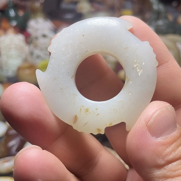 颈饰未镶嵌和田玉（糖玉）