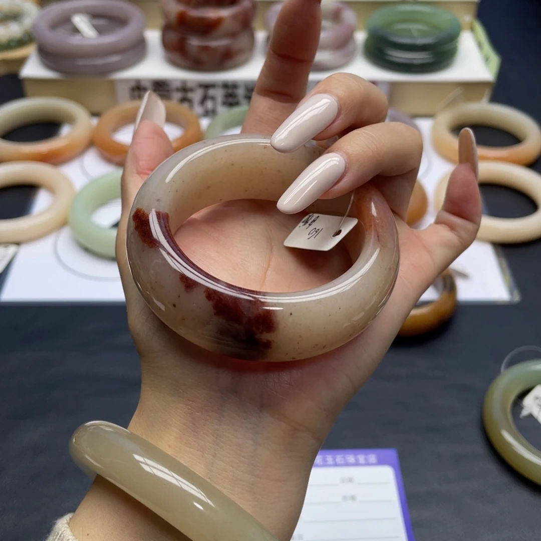 未镶嵌手镯石英质玉y**?