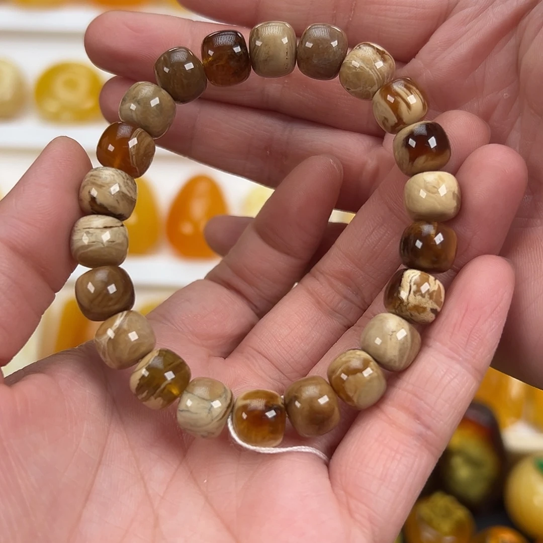 琥珀未镶嵌颈饰13克