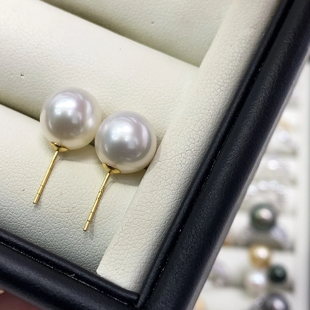 18K金镶嵌海水珍珠耳饰闪****人