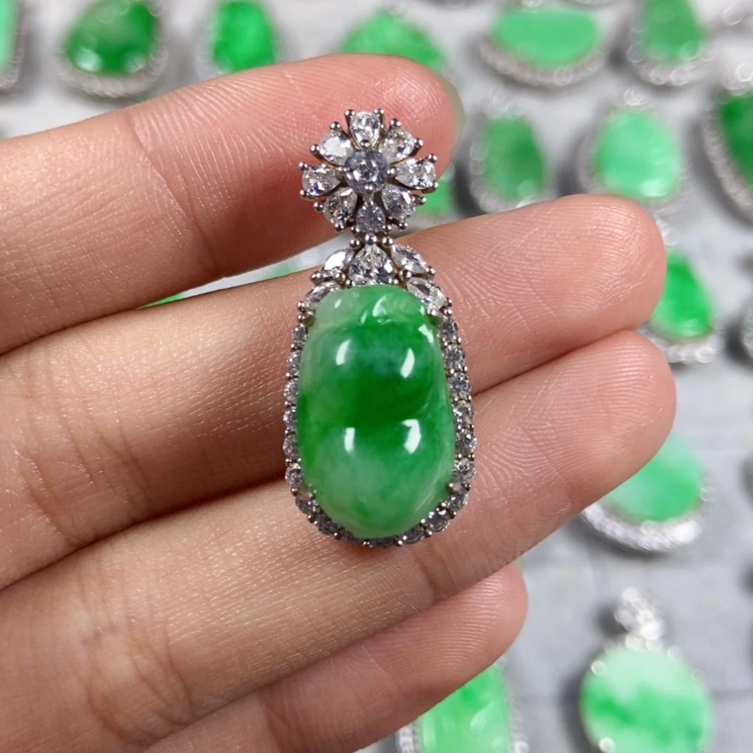 颈饰未镶嵌翡翠豆子