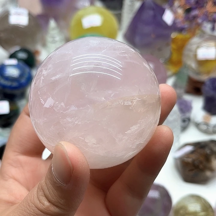 328克粉水晶球未镶嵌水晶
