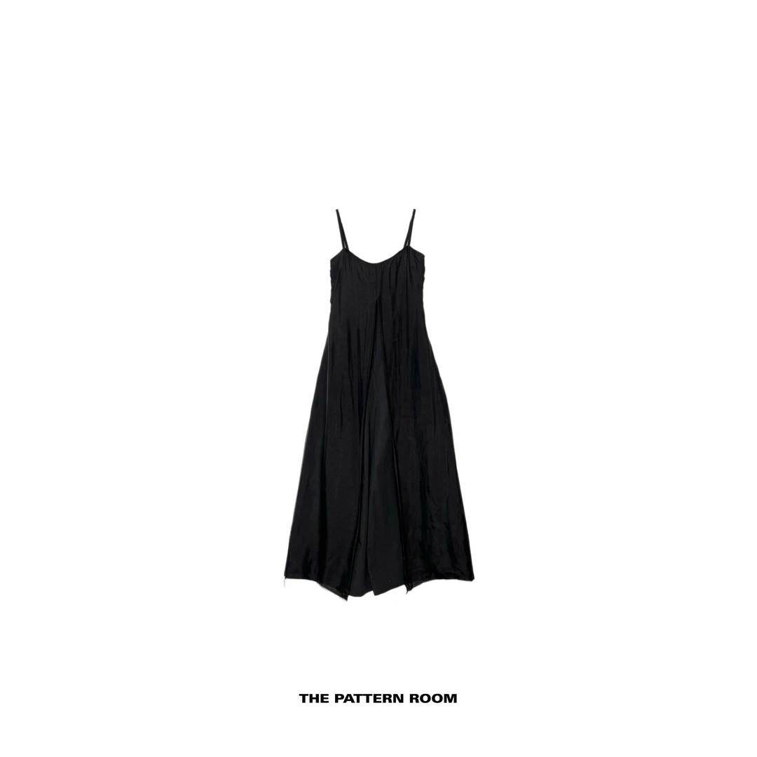 The pattern room | 新解构简线条层纱吊带连体裤
