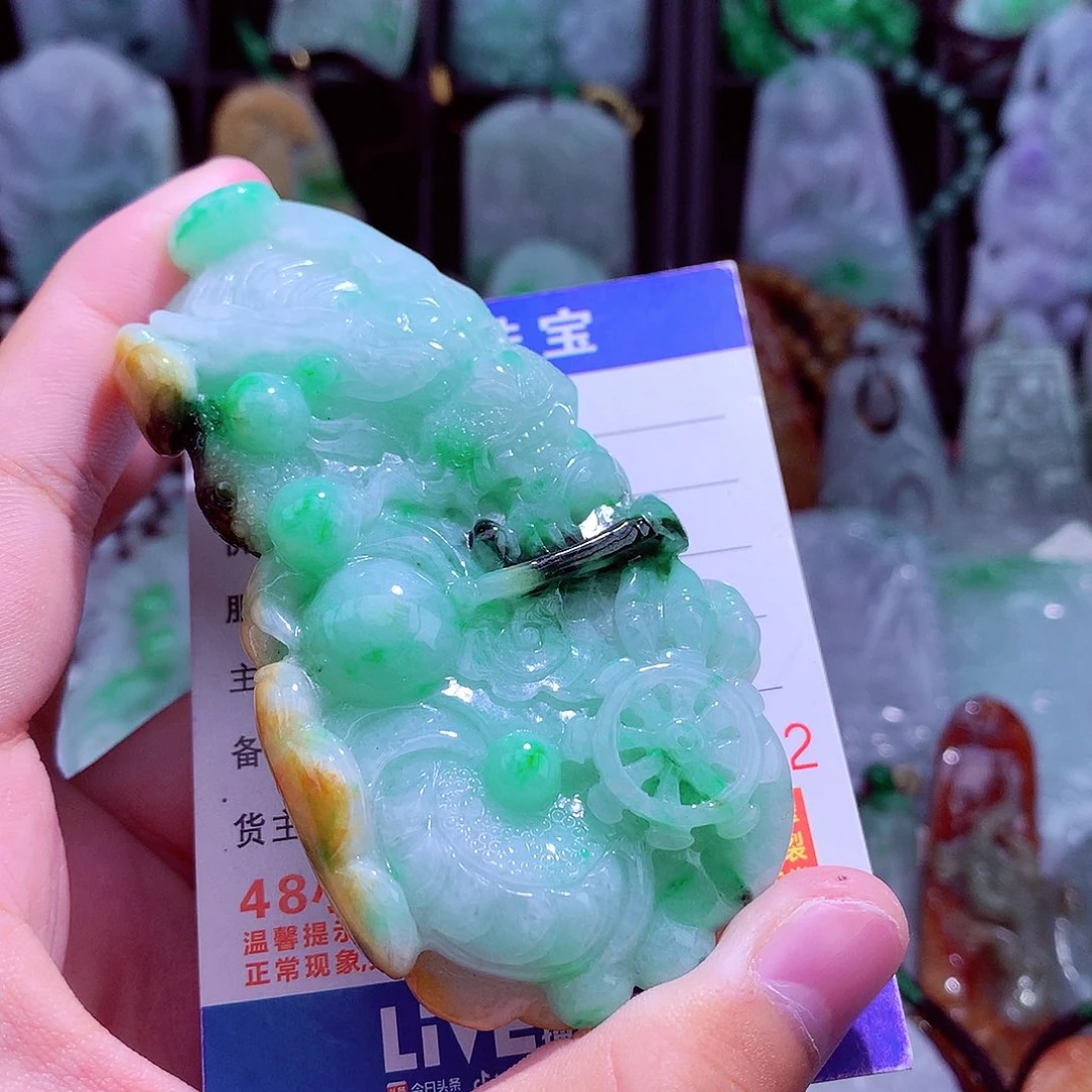 颈饰未镶嵌翡翠天然