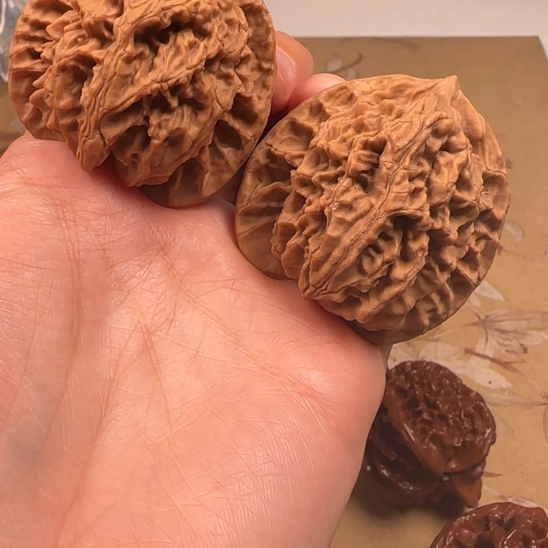 文玩核桃吊坠山地秦皇帽17号