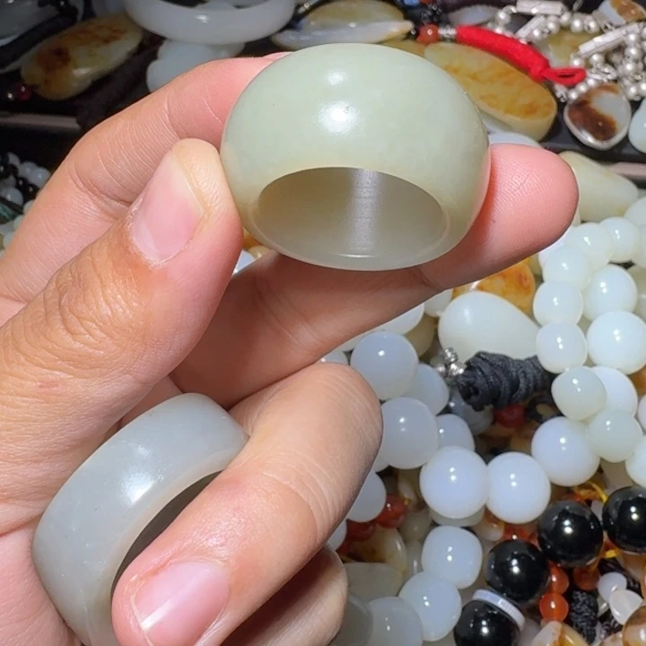 和田玉未镶嵌戒指