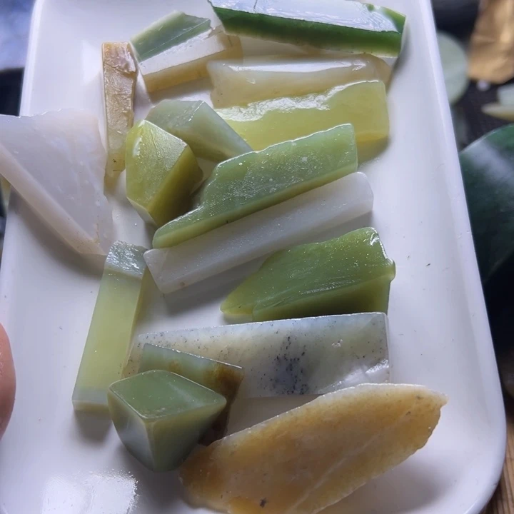 和田玉（糖玉）未镶嵌挂件