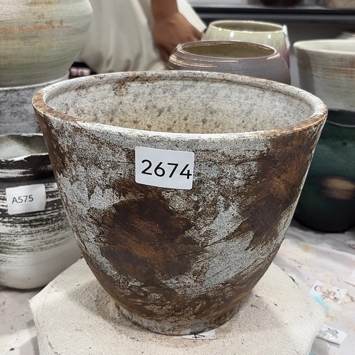 摆件高20，口22，瑕疵处理口不圆，2674