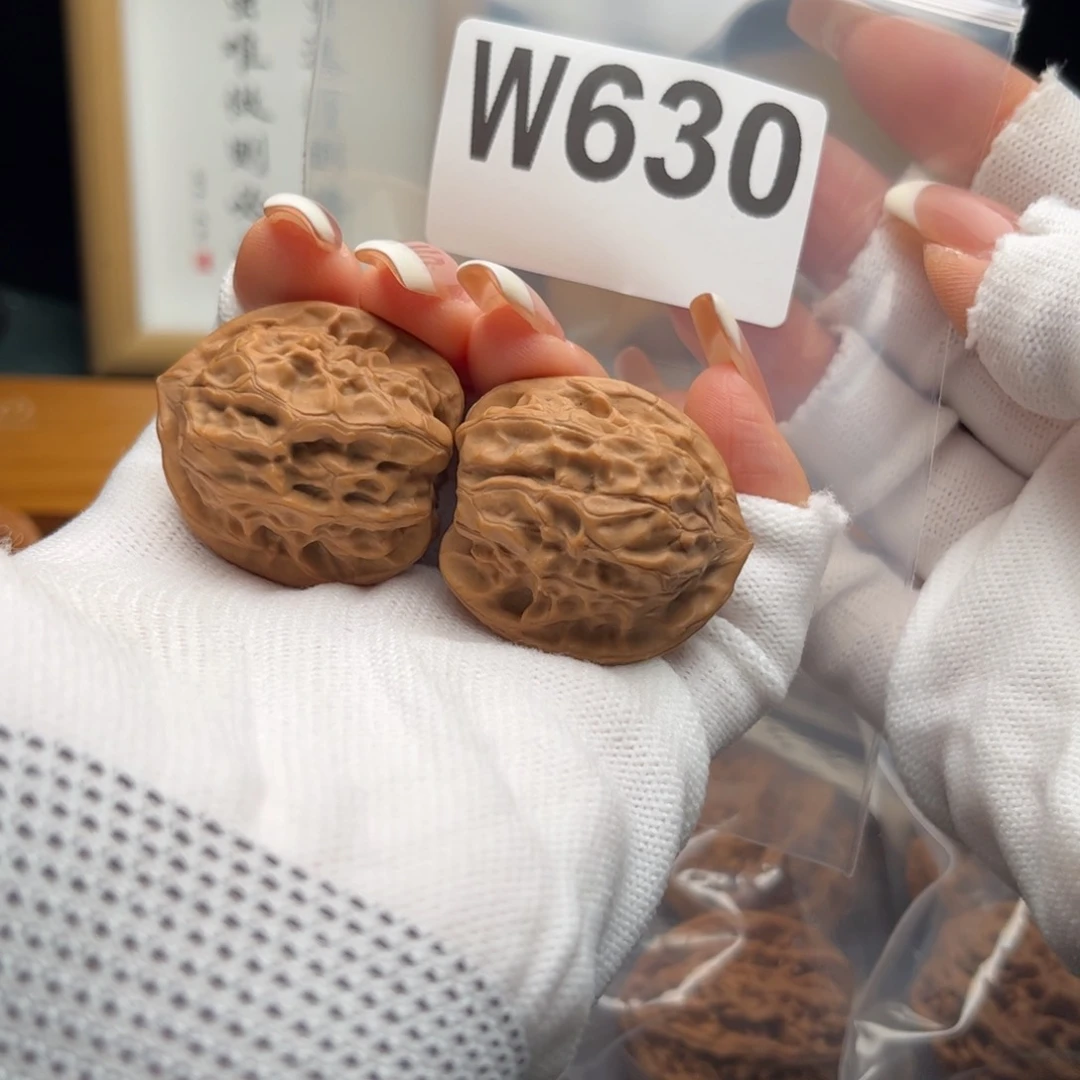 文玩核桃把件ℳ**生32大枣w 630