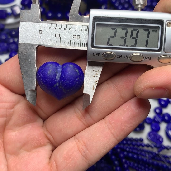 青金石未镶嵌屁桃