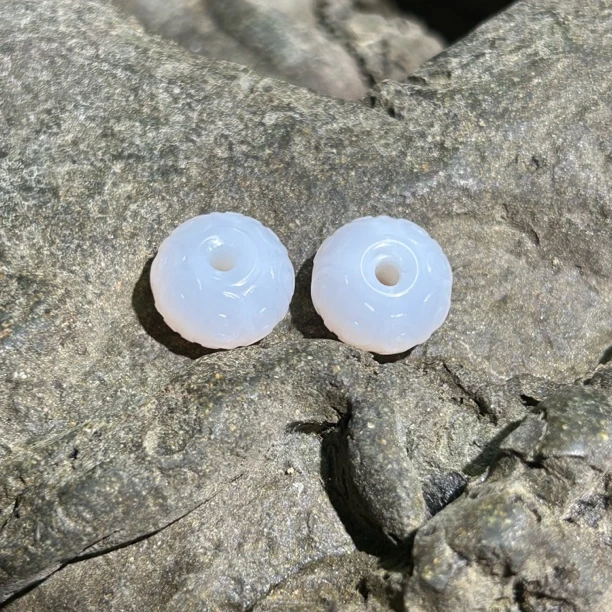 【T3071】玛瑙白大饼配饰一对13mm左右