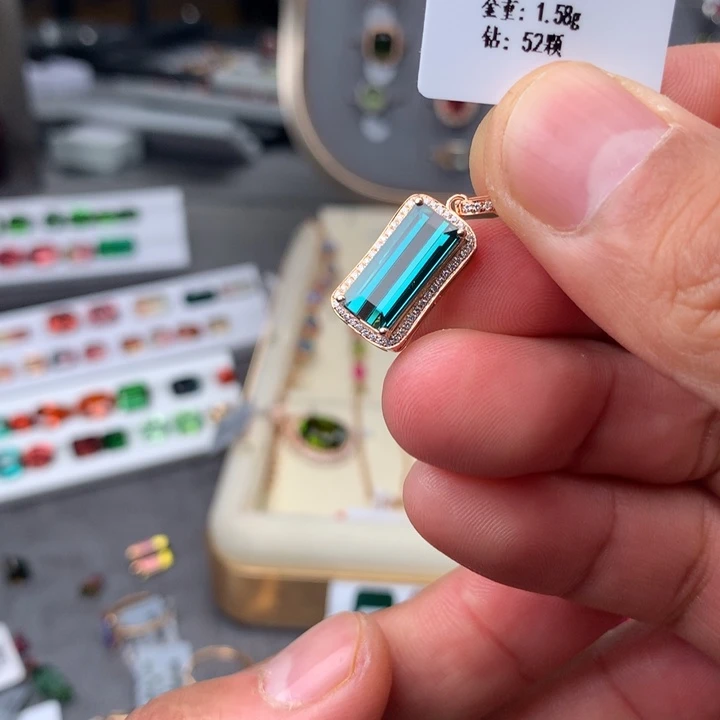 颈饰18K金镶嵌碧玺碧玺