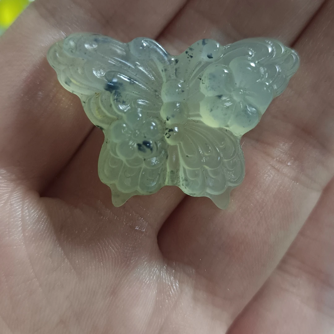 天然岫玉水墨蝴蝶挂坠