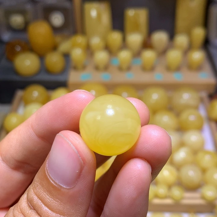 未镶嵌蜜蜡裸石天然俄料蜜蜡微瑕圆珠17.9