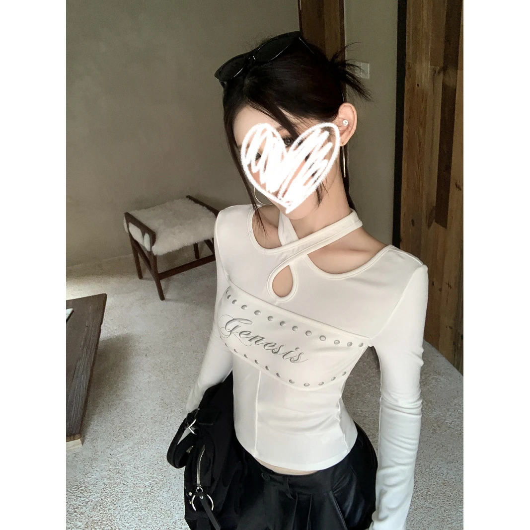 辣妹交叉挂脖字母印花镂空设计内搭长袖T恤女装2026春季打底上衣