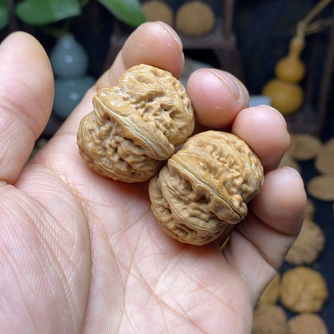 文玩核桃吊坠33元宝