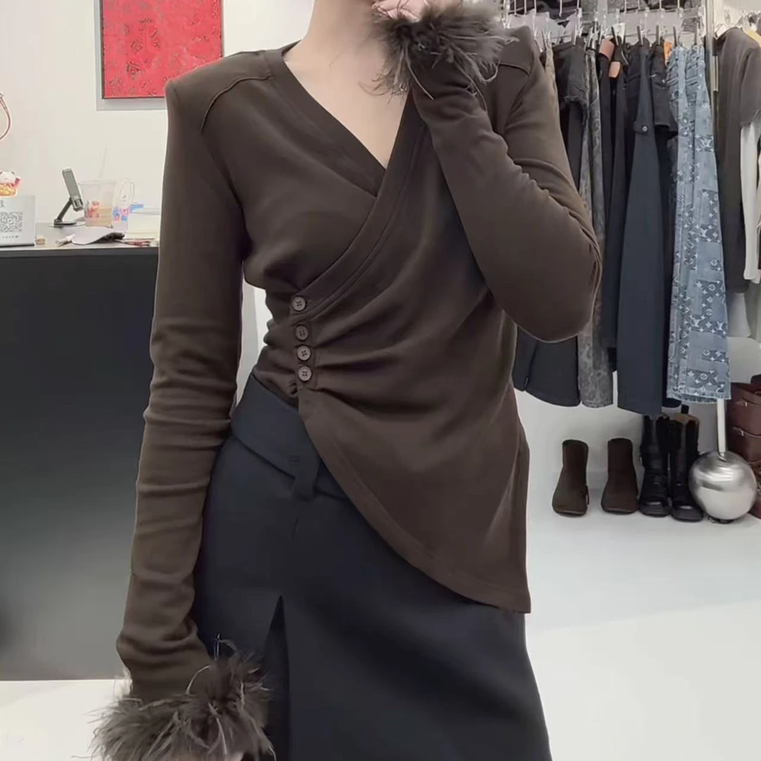 韩系时尚毛边袖口V领长袖T恤女2025冬季新款纽扣收腰皱褶显瘦上衣