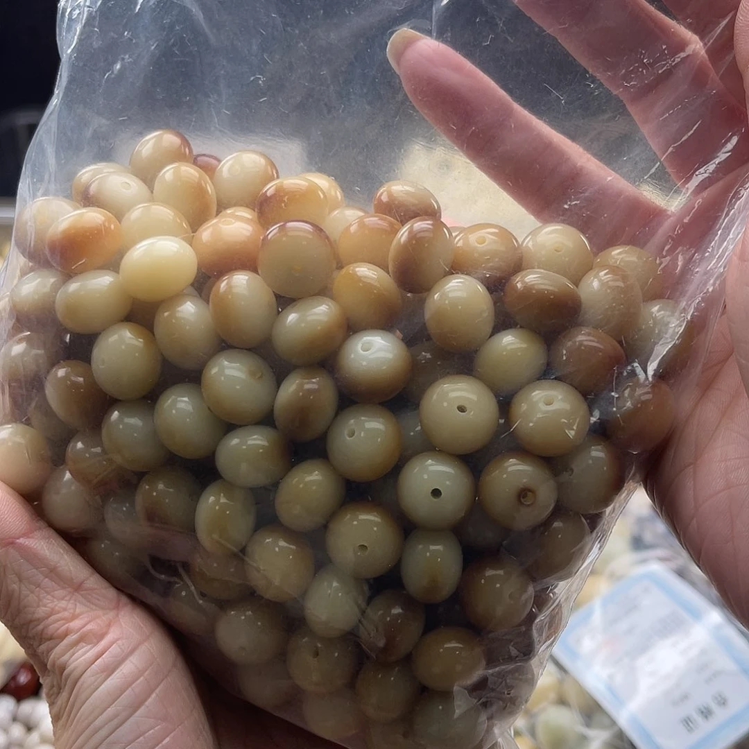 白玉菩提吊坠Q/14mm/60颗锅底