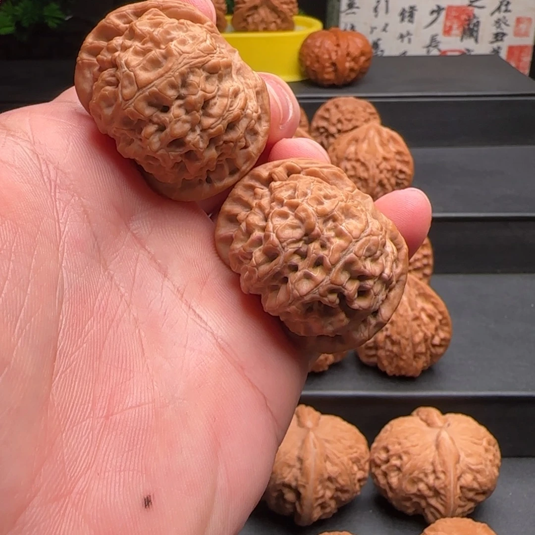 文玩核桃吊坠40核王