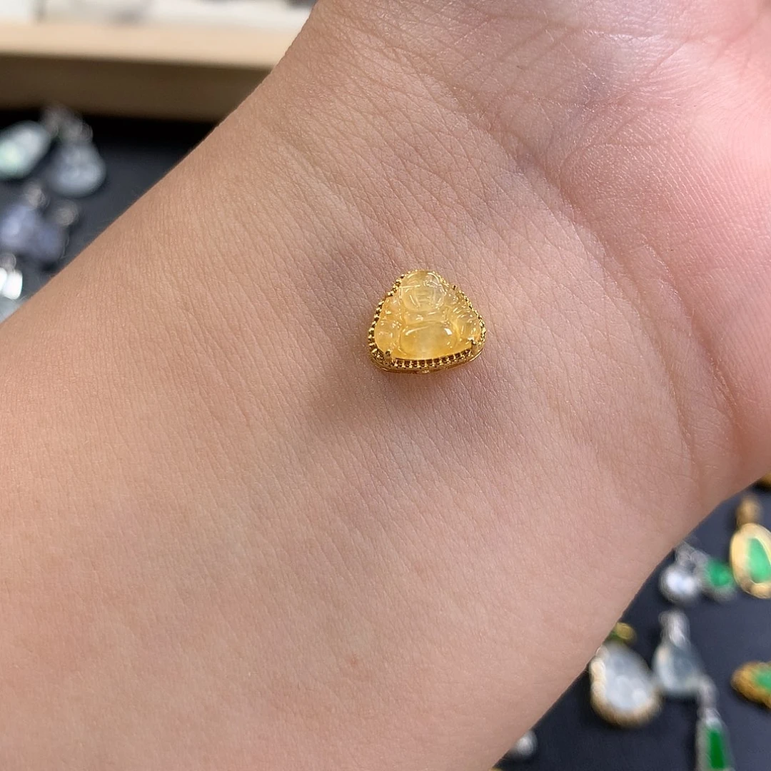 翡翠18K金镶嵌颈饰