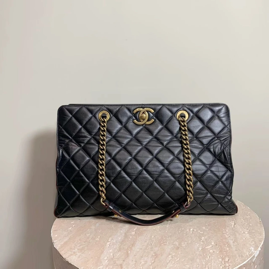 99新 Chanel/香奈儿 壹臻/黑金牛孟买tote 17开 11349543