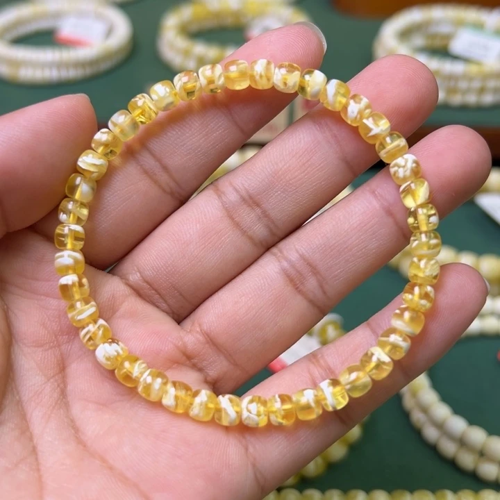 蜜蜡未镶嵌珠宝奇石