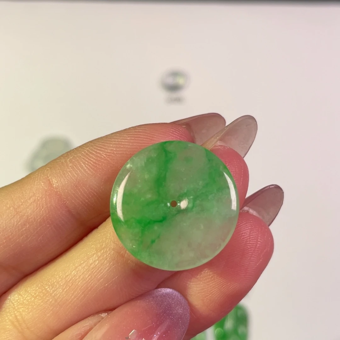 翡翠未镶嵌颈饰裸石