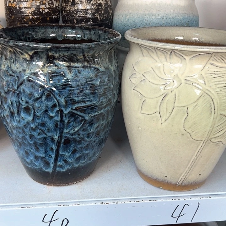 红陶口20高25。。。。。。