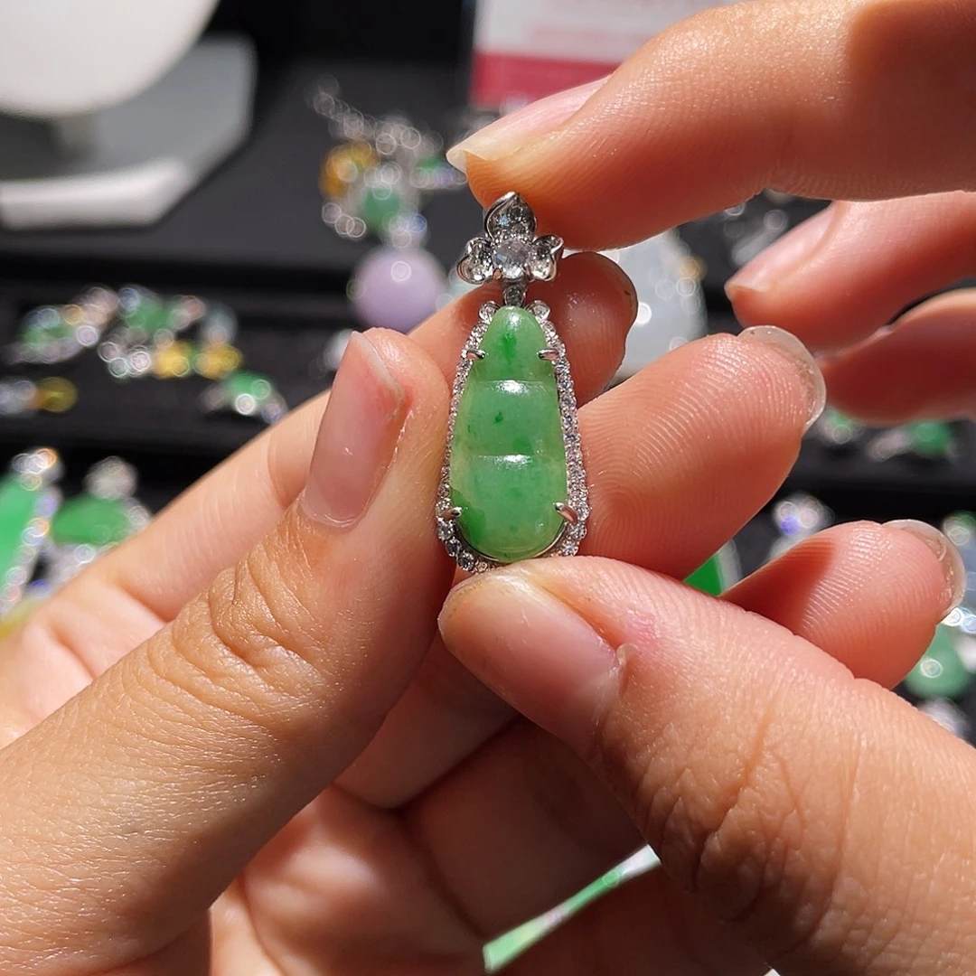 翡翠银S925镶嵌颈饰