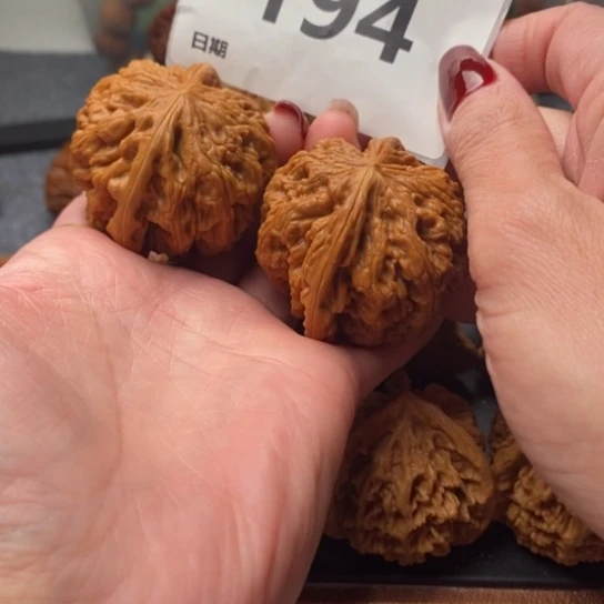 ****e吊坠文玩核桃45粗筋194