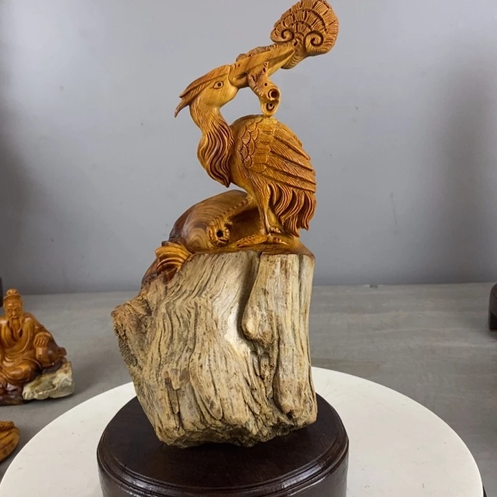 柏木（崖柏）。*步步高升