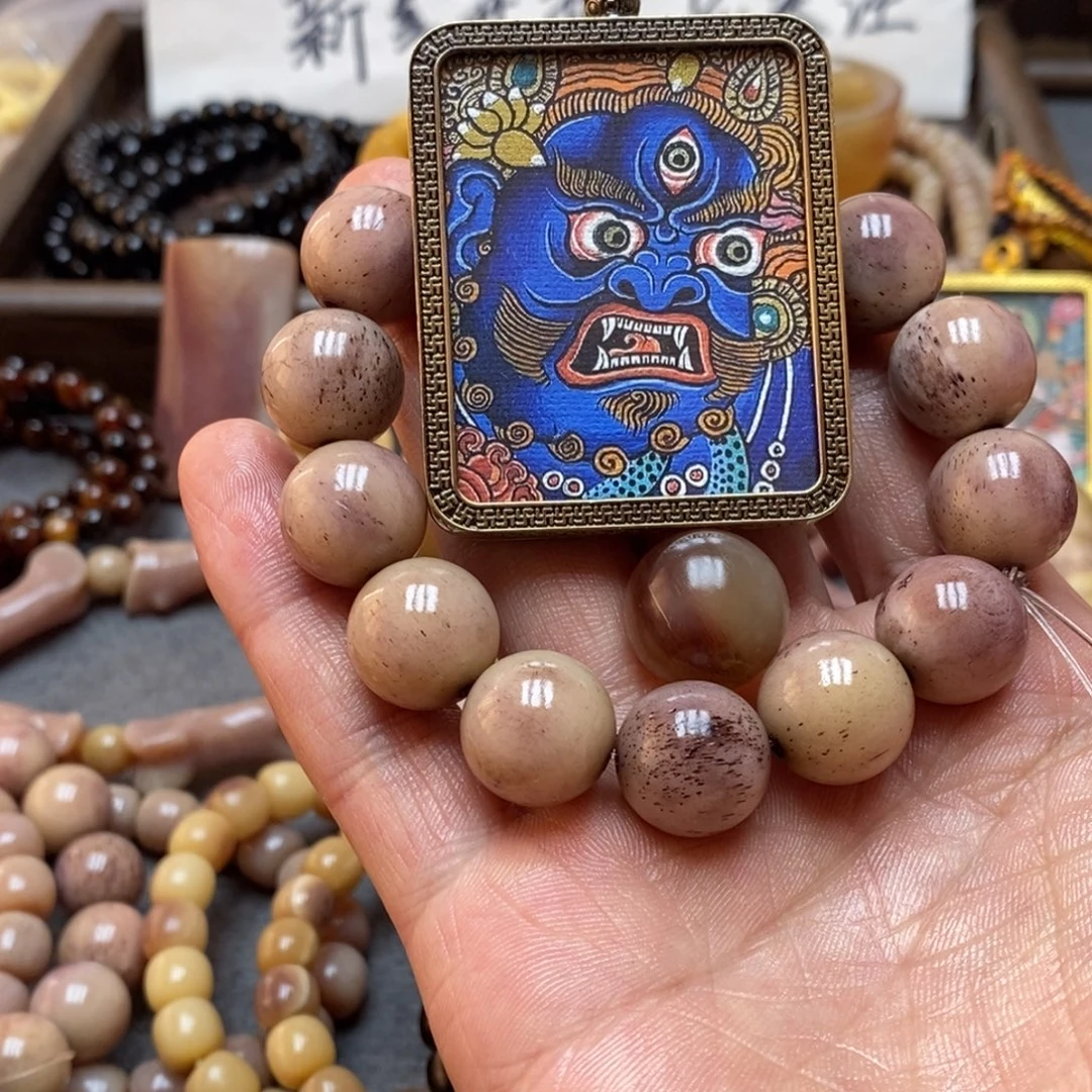 大叶紫檀（黑酸枝木类）