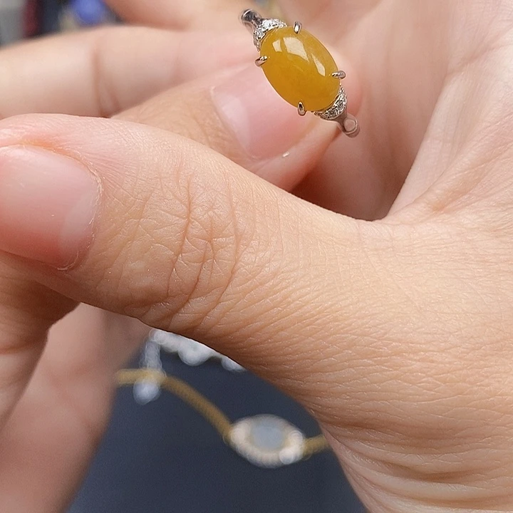 翡翠未镶嵌戒指翡翠未镶嵌戒指